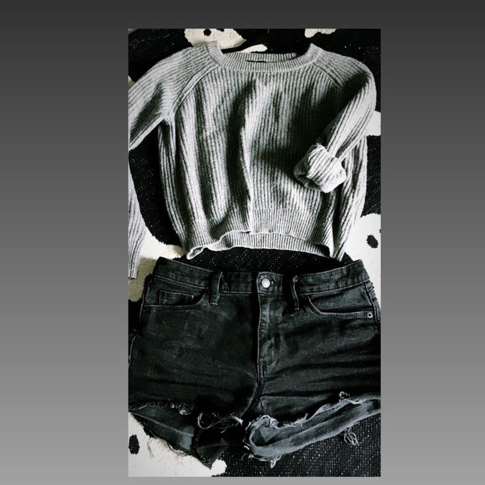 Grey knitted crop sweater